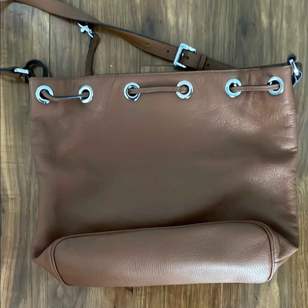Michael Kors Tan Leather Shoulder Bag - Picture 3 of 4